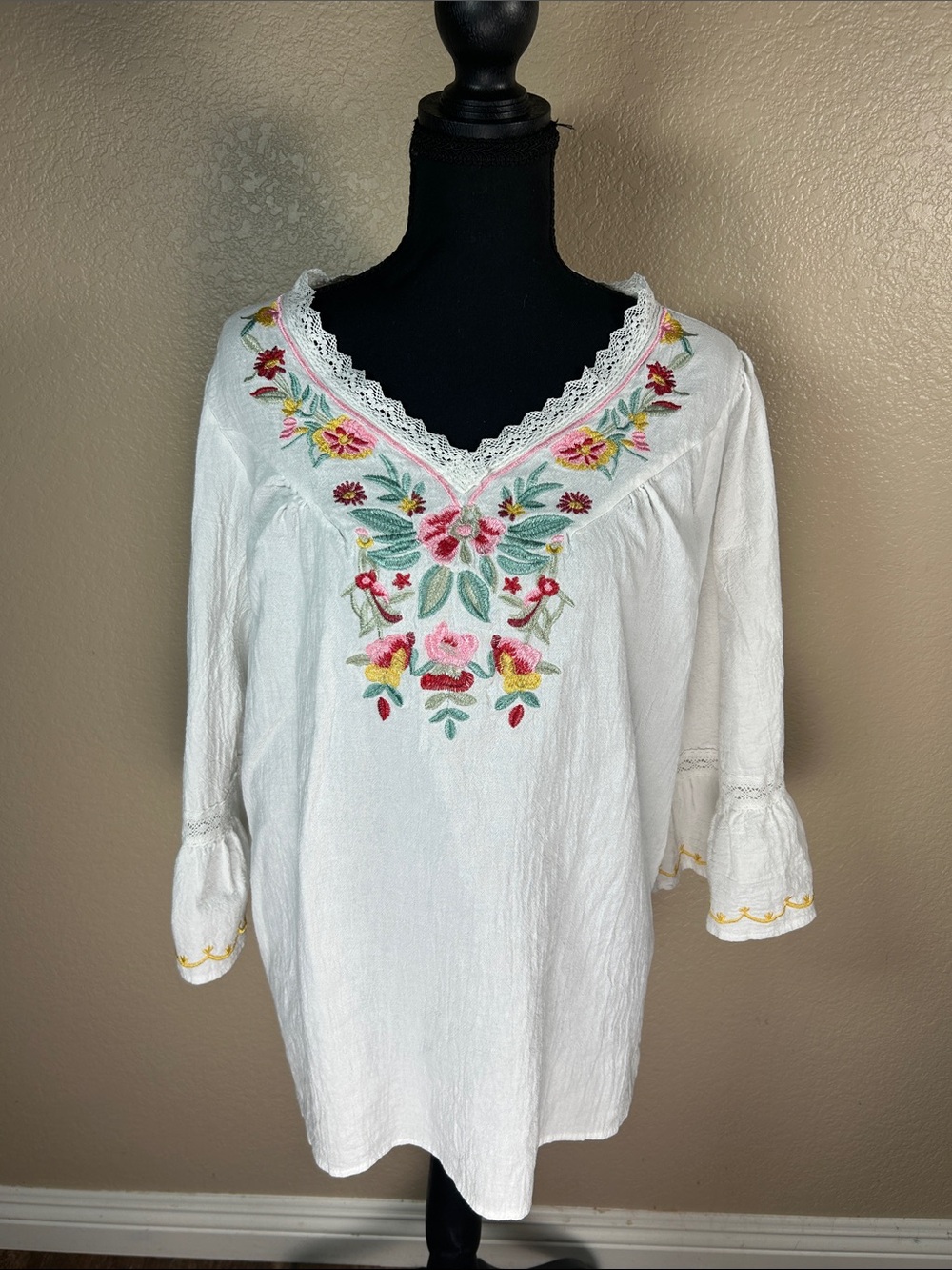 Boho Embroidered Floral Peasant Blouse White Lace Trim 3/4 Sleeve